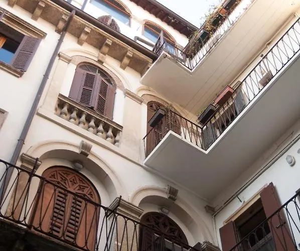 아파트 Affresco Arti E Mestieri 1 - Affresco Arti E Mestieri 2 *